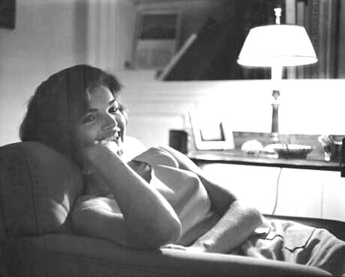 Jackie_Kennedy-Georgetown-1959.jpg