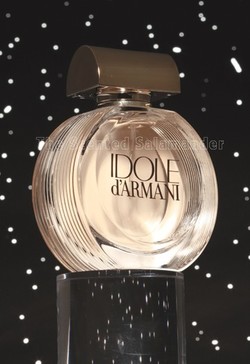 Idole d'Armani (2009): To Conquer or Not The US Feminine Market {New Fragrance}