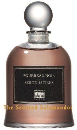 Fourreau Noir de Serge Lutens: La Version Française - 1ère partie {Critique de Parfum}