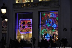 Attempts to Apply Selective Distribution Principle to Online Luxury Sales {Fragrance News}