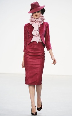 L'Wren Scott Spring 2010 at Mercedez-Benz New York Fashion Week {Beauty & Fashion Notes} {Backstage Beauty}