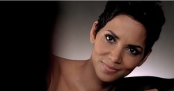 Reveal by Halle Berry Commercial is Inspired by Steven Soderbergh's Out of Sight {Perfume Images & Ads} {Celebrity Fragrance}