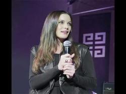 Givenchy Very Irresistible Electric Rose, Need You Tonight Sang Liv Tyler - Lancement de Very Irresistible Electric Rose sur un Air de INXS (2012) {New Fragrance - Nouveauté Parfum}