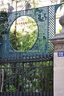 Springtime in Paris: Ivy, Bamboos, Lilacs & a Screen {Scented Paths} {Perfume Images}