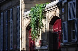 Springtime in Paris: Red Doors, Green Ivy, L'Heure Bleue Shutters {Perfume Images} {Scented Paths}