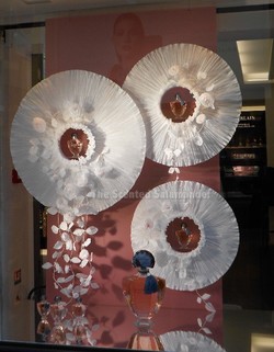 New Window Display for Shalimar Parfum Initial {Perfume Images & Ads}