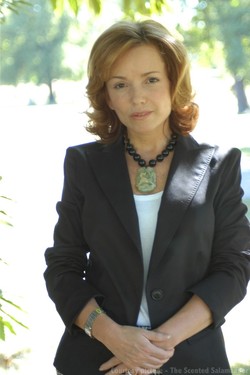 Beauty Q & A with Perfumier Linda Pilkington of Ormonde Jayne {The Perfumista & The Beautista}
