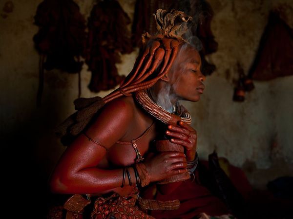himba-woman-namibia_44713_990x742.jpg