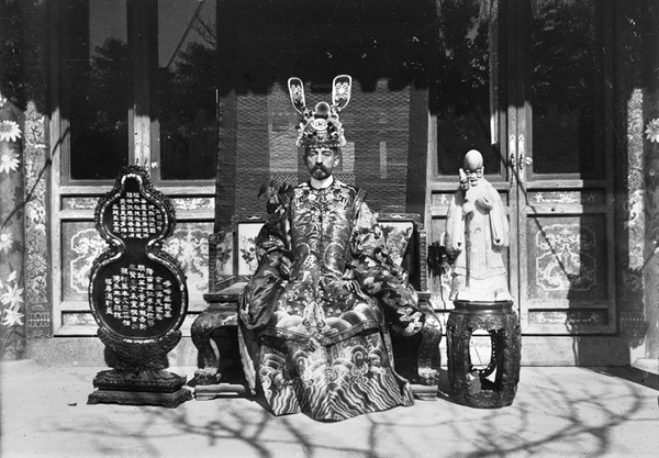 pierre_loti_portrait_Chinois_Quai_Branly.jpg