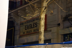 Eagles of Death Metal - Still up on the Marquee - Les Eagles of Death Metal sont toujours là-haut sur la marquise {Paris Street Photo}