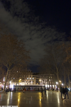Fluctuat Nec Mergitur Is Still Around - Fluctuat Nec Mergitur perdure - 130 Street Photographies after the Paris Attacks {Paris Street Photo} 
