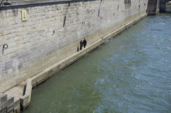 The Passers-By of the Seine River ≈ Les passantes de la Seine / Lost, Invisible Perfumeries I {Paris Street Photo}