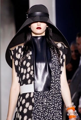 Balenciaga_Darth_Vader.jpg