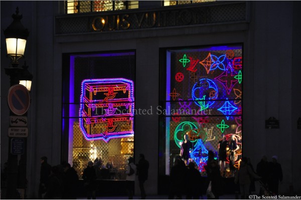 Louis_Vuitton_Window_ok.jpg