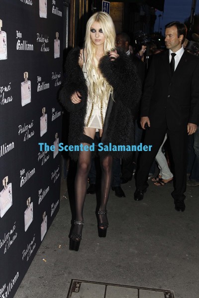 Momsen-Galliano-B.jpg