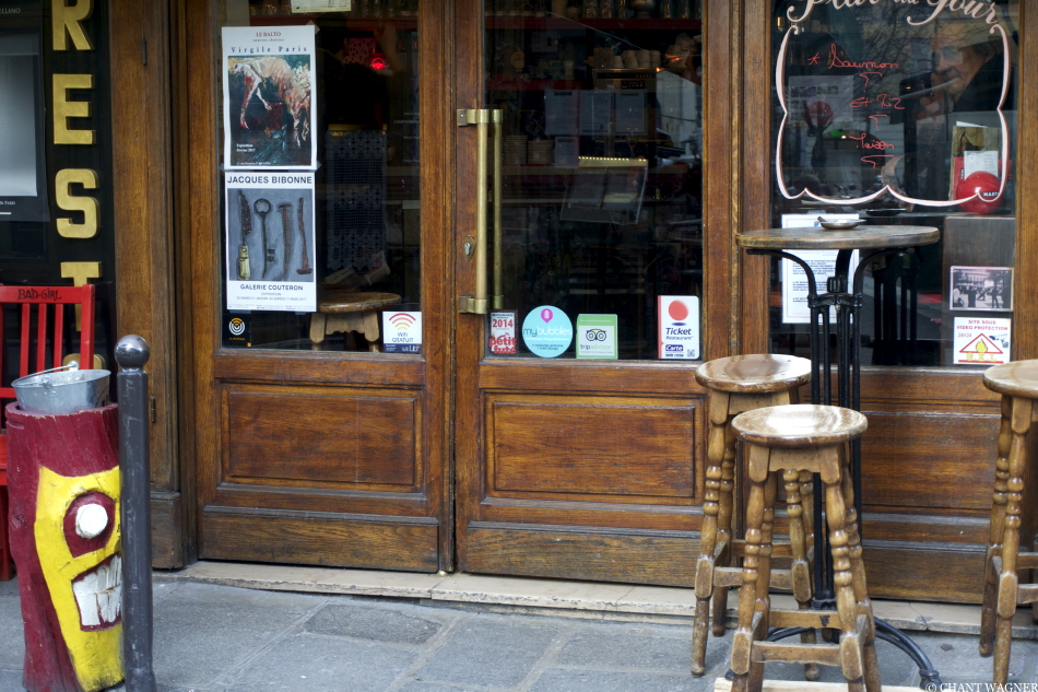 Parisian_cafe_La_La_Land_stools.jpg