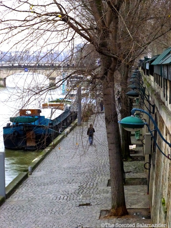 Quai_Seine_Verts_Gris_Perfume_Blog.jpg