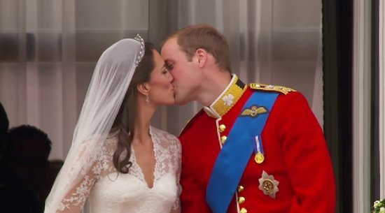 ROYAL-WEDDING_Kiss.jpg