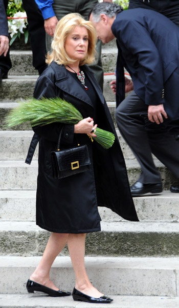 Saint-Laurent-Funeral-Deneuve.jpg