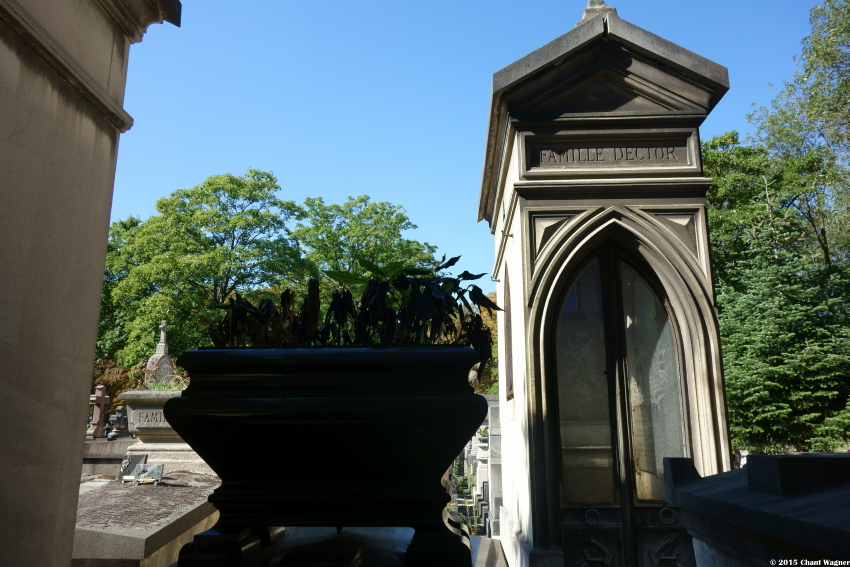 black_flowers_pere_lachaise_sm.jpg