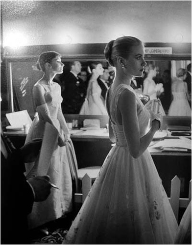 kelly-hepburn-backstage-hollywood.jpg