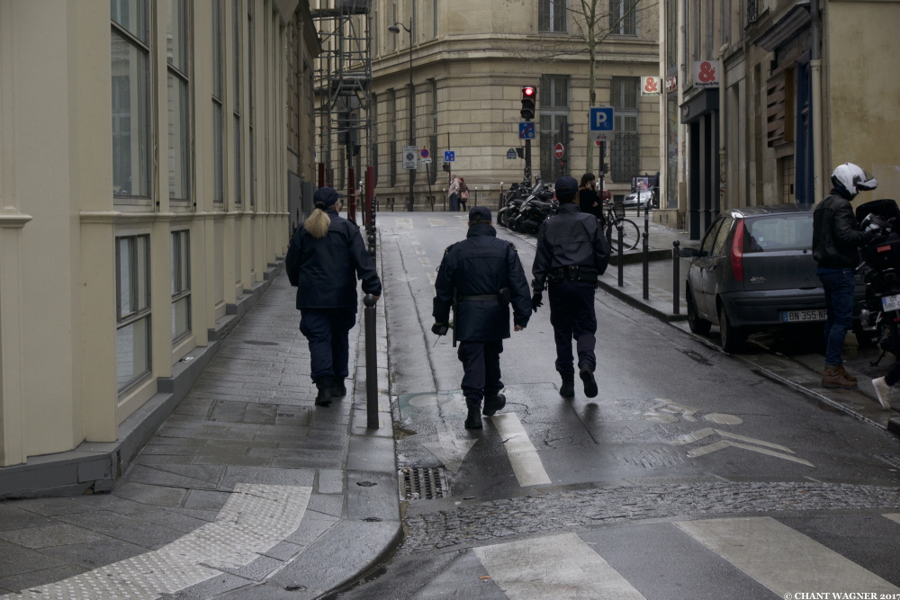 police-femme.jpg